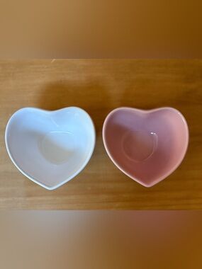 Tag Heart-Shaped Ceramic Bowls - White & Pink